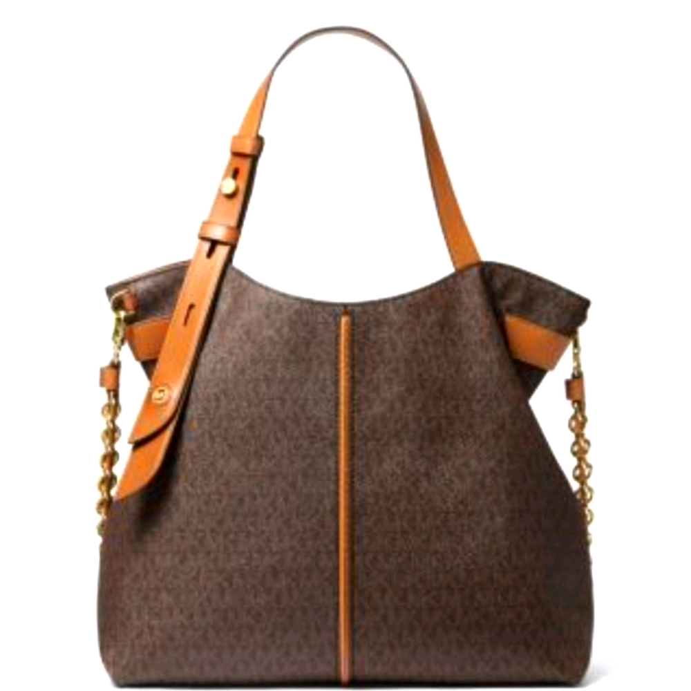 Michael Kors Downtown Astor Shoulder Bag
NWT/